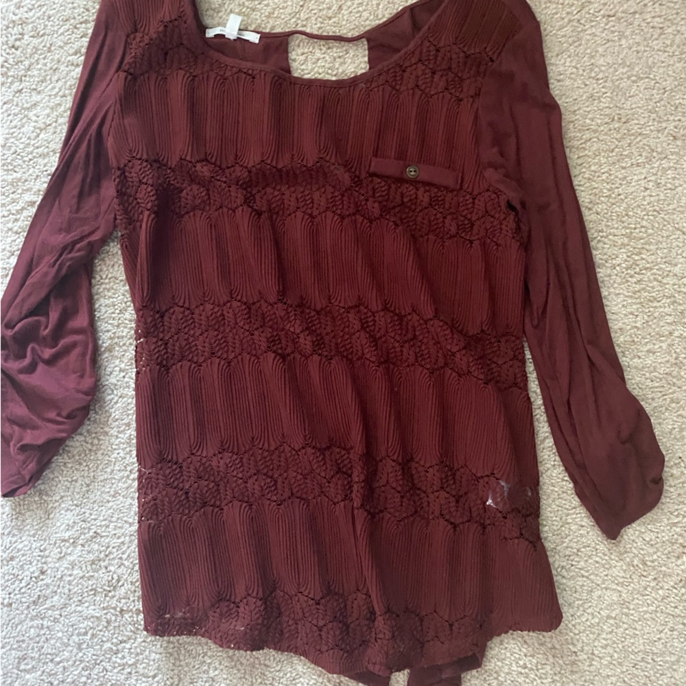 3/4 sleeve wine colored top